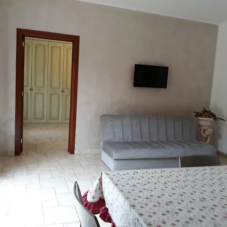Casetta Con Veranda E Giardino A 150 Metri Dal Mare בית נופש