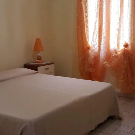 בית נופש Casetta Con Veranda E Giardino A 150 Metri Dal Mare