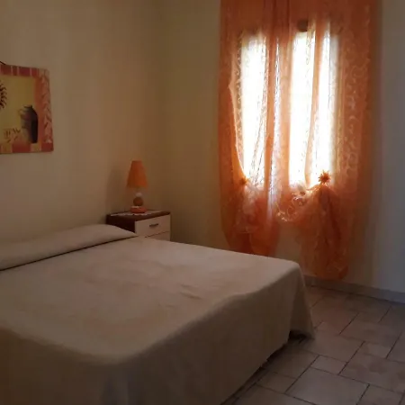 Casetta Con Veranda E Giardino A 150 Metri Dal Mare בית נופש גאליפולי