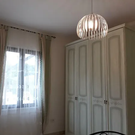 Casetta Con Veranda E Giardino A 150 Metri Dal Mare *