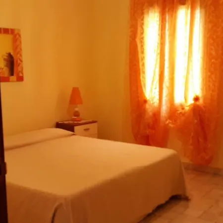 Casetta Con Veranda E Giardino A 150 Metri Dal Mare בית נופש גאליפולי