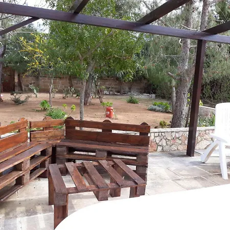 Casetta Con Veranda E Giardino A 150 Metri Dal Mare Holiday home